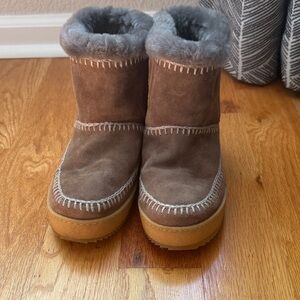 Laidback London Brown Suede Shearling Boots NWOB